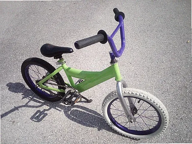 DYNACRAFT 16" KIDS BIKE - TUNED UP - READY TO RIDE - 40$