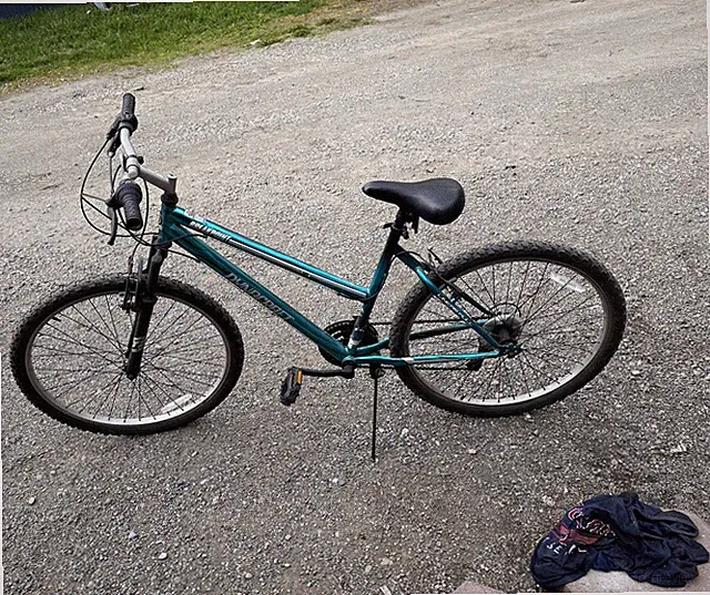 Dynacraft 26in Mountain Bike Front Suspension V-Brakes Kickstand