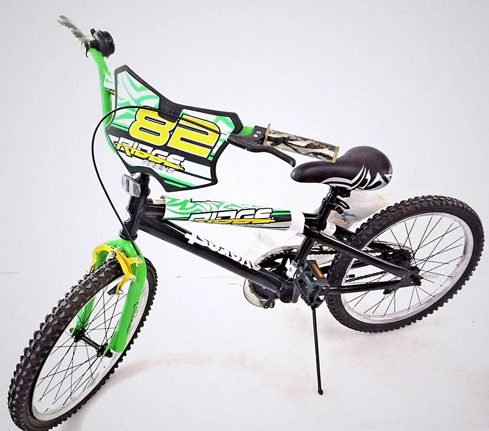 Dynacraft Everest Ridge 20-inch Boys Bike for Age 7-14 Years