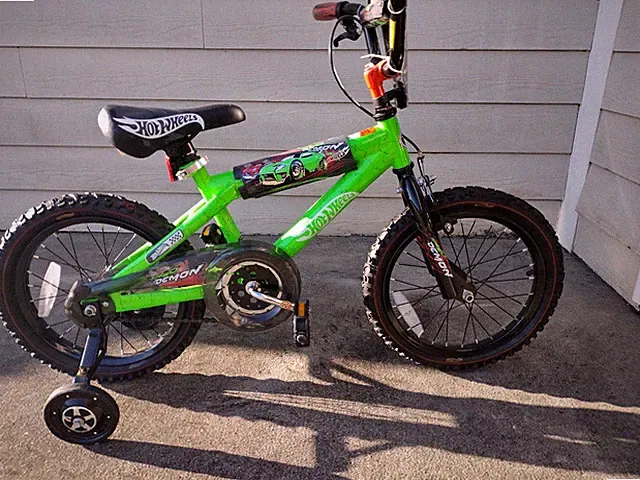 New Dynacraft Hot Wheels Demon 16" Kids Bike Neon Green